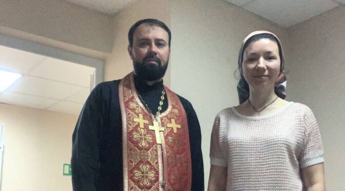 16 мая в городской детской больнице на ул. Лукьяненко был совершён молебен